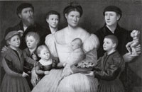 Bernardino Licinio - Portrait of the Artist's Brother, Arrigo Licinio, and his Family